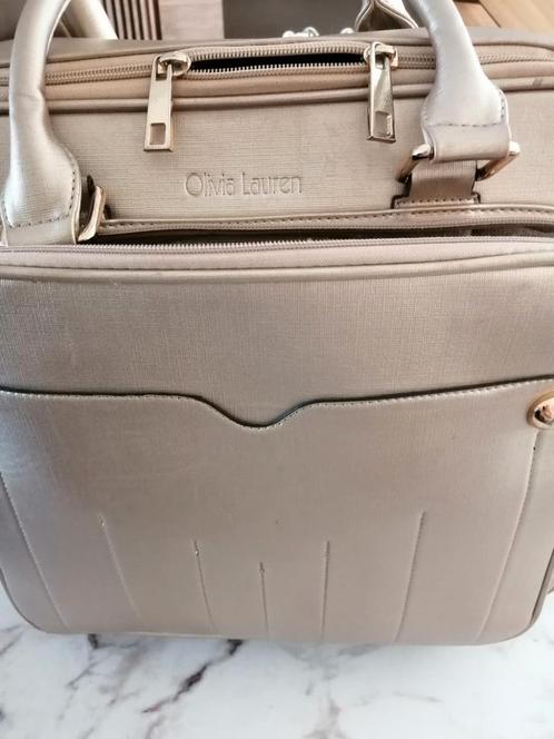 Valise de voyage marque (Olivia Lauren), Handtassen en Accessoires, Tassen | Damestassen, Zo goed als nieuw, Overige typen, Beige