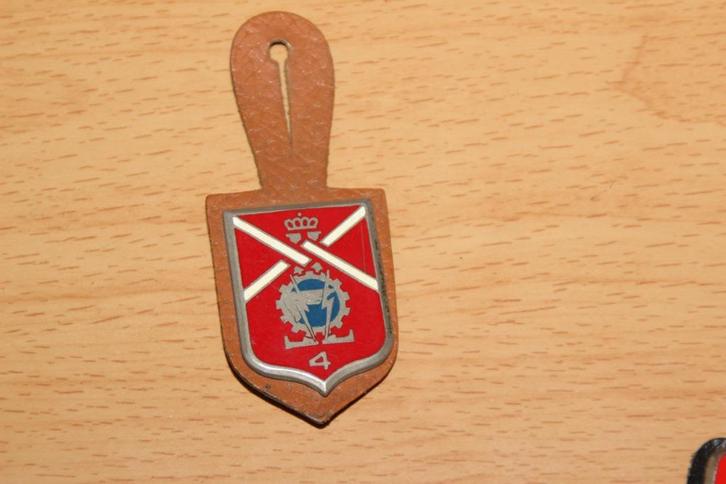 ABL-borsthanger 'Logistiek Centrum nr. 4', Verzamelen, Militaria | Algemeen, Landmacht, Embleem of Badge, Verzenden