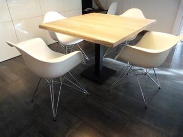 Massief houten tafel - nieuwstaat beschikbaar voor biedingen