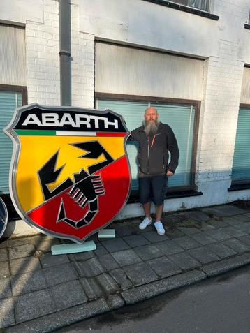 Enseigne lumineuse abarth  beschikbaar voor biedingen