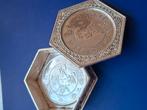 Antiek chinees zilveren doosje 123 gram. Met 2 zilvermunten, Ophalen of Verzenden, Zilver