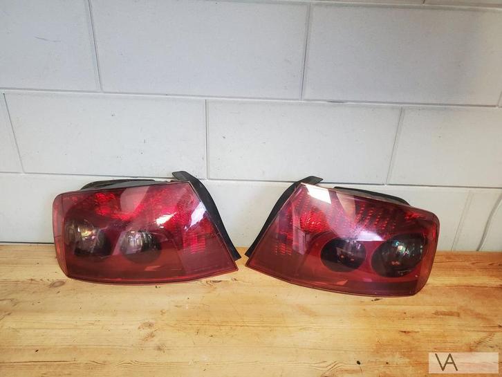 Peugeot 407 sedan 2004 -2008 achterlicht links rechts €40/st, Auto-onderdelen, Verlichting, Peugeot, Gebruikt, Ophalen of Verzenden