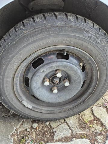4 15" plaatmetalen velgen met Conti Winter Contact banden beschikbaar voor biedingen