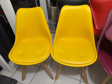 Stoelen beschikbaar voor biedingen