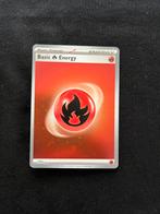 Fire Energy Holo Scarlet & Violet 002, Hobby en Vrije tijd, Verzamelkaartspellen | Pokémon, Ophalen of Verzenden