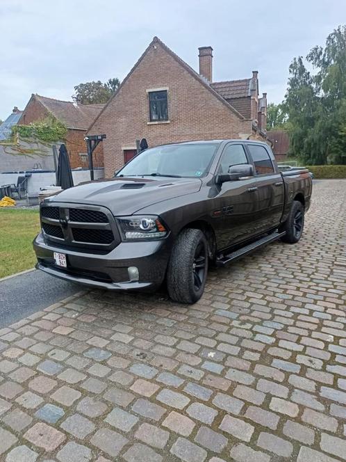 Dodge Ram Sport — V8 HEMI — LPG uit 2016, Auto's, Dodge, Particulier, RAM 1500, 4x4, Achteruitrijcamera, Adaptive Cruise Control