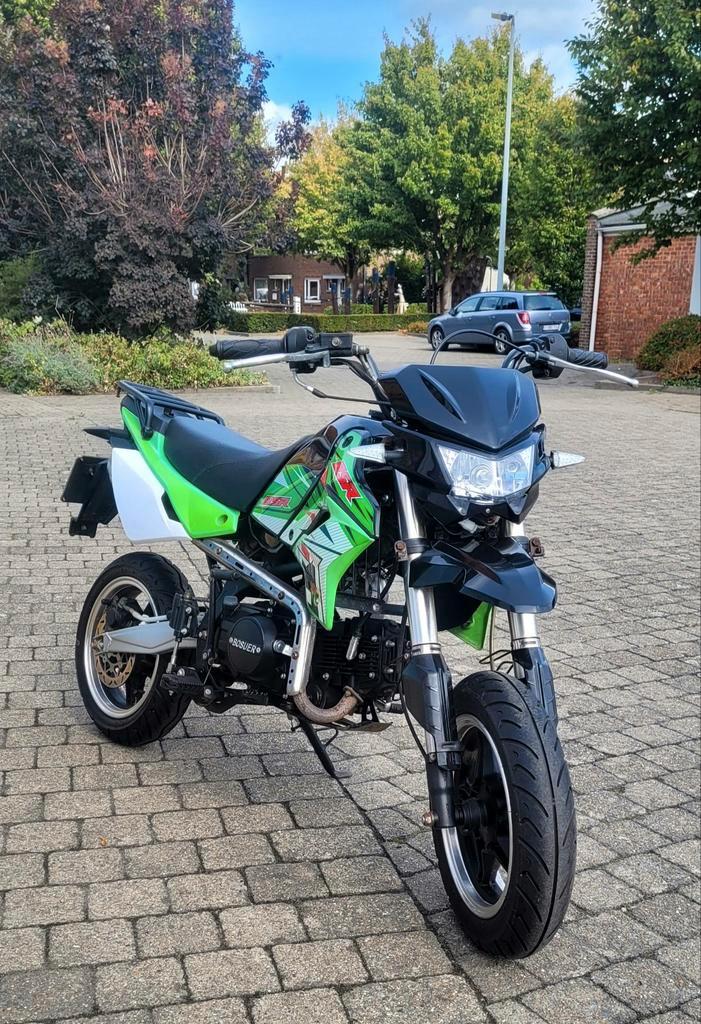 Permis de conduire Bosuer 125cc a1 avec à peine 300 km, Vélos & Vélomoteurs, Mini Bikes, Midi Bikes & Pit Bikes, Enlèvement