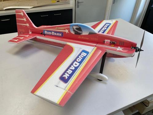 RC-factory LASER XL compleet met 3 nieuw accu’s, Hobby en Vrije tijd, Modelbouw | Radiografisch | Vliegtuigen, Zo goed als nieuw