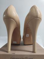 423C* Gianvito ROSSI Nude pumps van volledig leer (37,5), Kleding | Dames, Schoenen, Gianvito Rossi, Pumps, Overige kleuren, Verzenden