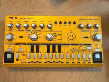 Synthétiseur de basse Behringer TD 3 disponible aux enchères