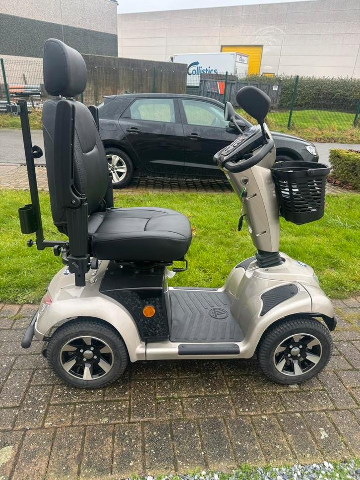 Bijna nieuwe scootmobiel vermeiren carpo invalide scooter, Diversen, Rolstoelen, Zo goed als nieuw, Ophalen of Verzenden