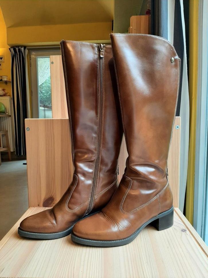 Tijdloze bruine laarzen - Nero Giardini - maat 37, Kleding | Dames, Schoenen, Zo goed als nieuw, Hoge laarzen, Bruin, Ophalen of Verzenden