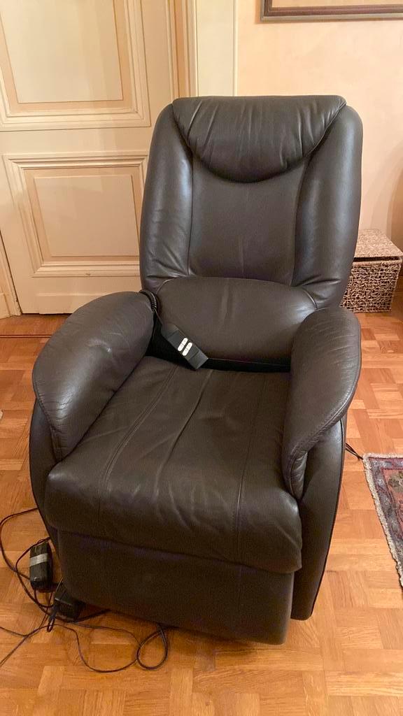 Elektronische relaxfauteuil, Huis en Inrichting, Fauteuils, Zo goed als nieuw, Ophalen