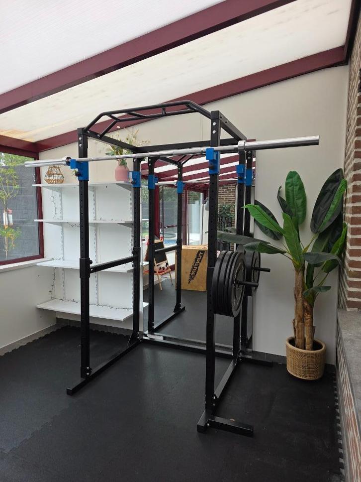 Krachtstation + Toebehoren (bar + gewichten), Sport en Fitness, Fitnessapparatuur, Gebruikt, Krachtstation, Metaal, Ophalen