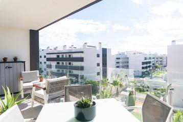Modern appartement te koop met een ruim terras/  Villamartin beschikbaar voor biedingen