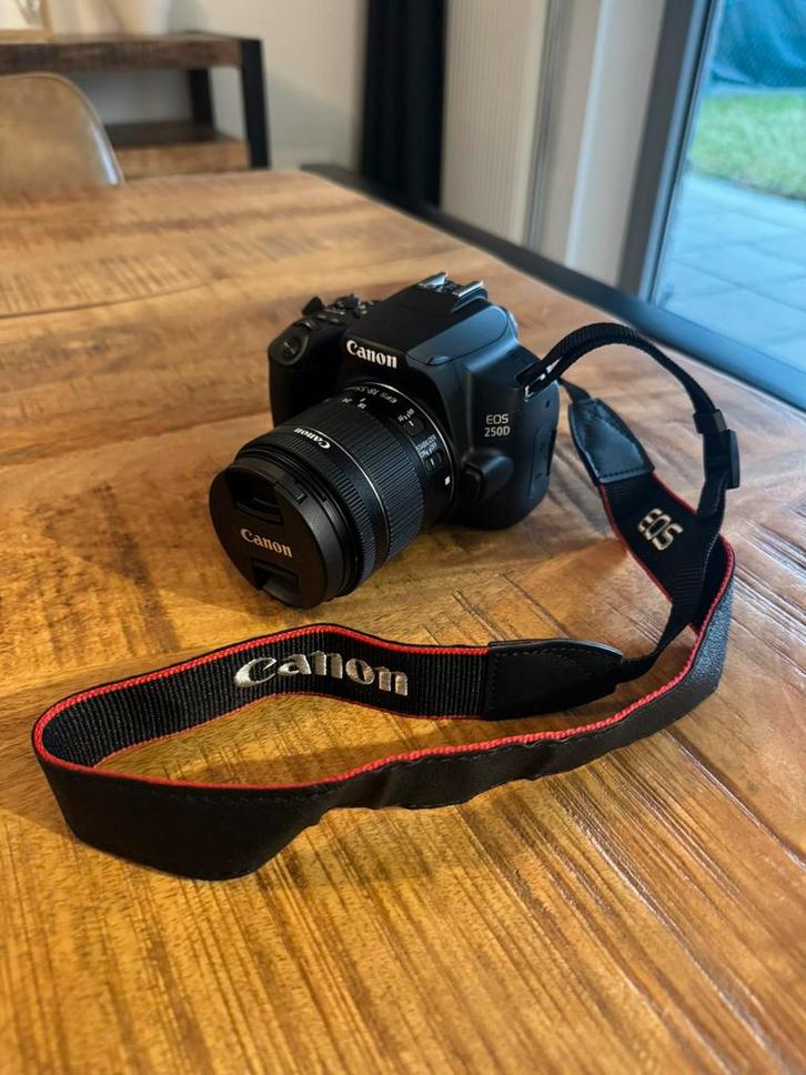CANON EOS 250D + 18-55 mm f/4-5.6 IS STM, Audio, Tv en Foto, Fotocamera's Digitaal, Compact, Canon, Ophalen