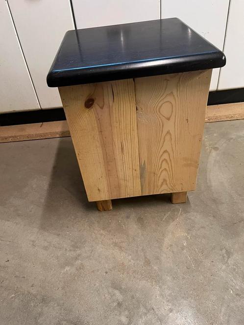 Siège coffre, Huis en Inrichting, Woonaccessoires | Prullenbakken, Zo goed als nieuw, Overige materialen, 50 tot 75 cm, 20 tot 30 liter