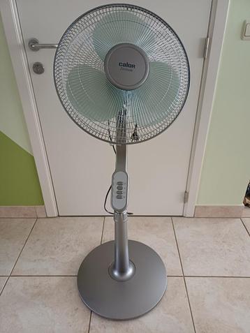 Ventilator op voet beschikbaar voor biedingen