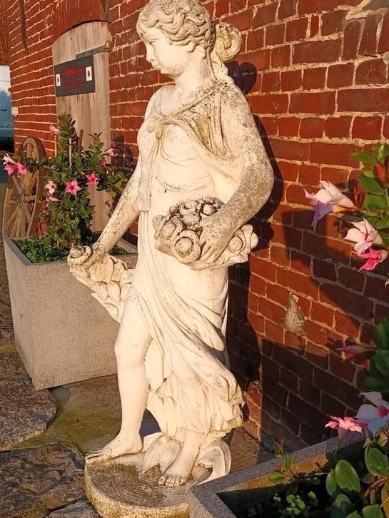 Magnifiek  ' licht verweerd ' tuinbeeld ( 1,50m hoog), Tuin en Terras, Tuinbeelden, Ophalen