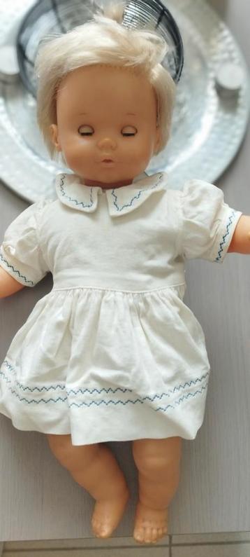 vintage poppen als lot met gratis kleren en accessoires  beschikbaar voor biedingen