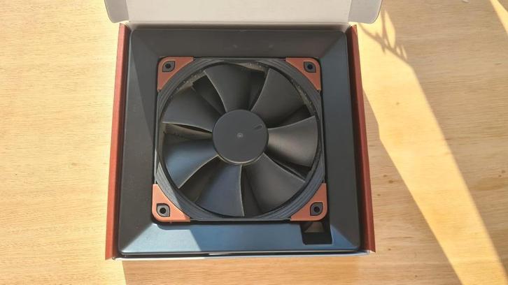 Ventilateur de boîtier NOCTUA 3000 tr/min 120mm, Informatique & Logiciels, Refroidisseurs d'ordinateur, Utilisé, Refroidisseur ordinateur à air