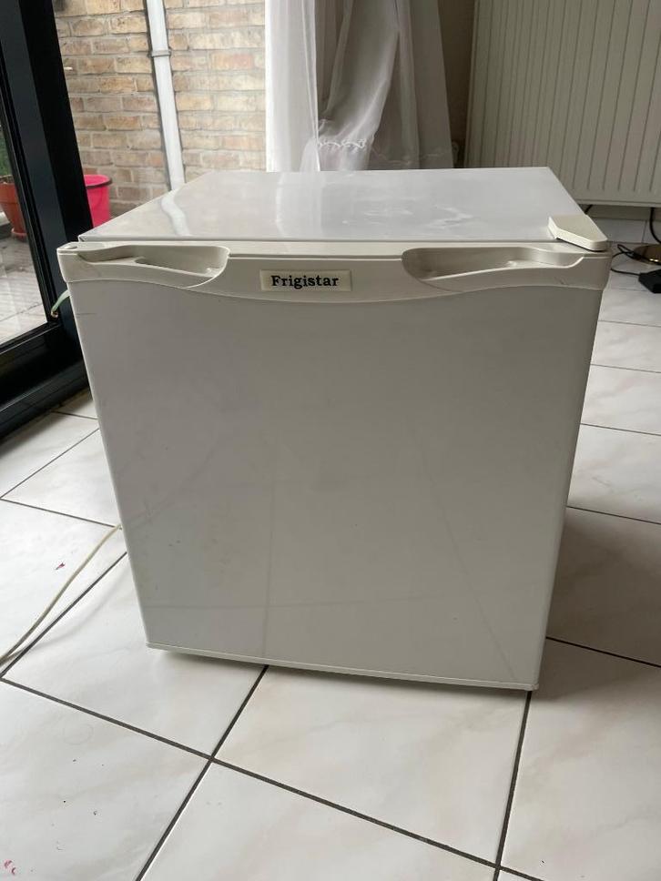 Kleine vriezer, Elektronische apparatuur, Vriezers en Diepvrieskisten, Gebruikt, Vrijstaand, Vrieskast, Minder dan 85 cm, Minder dan 60 cm