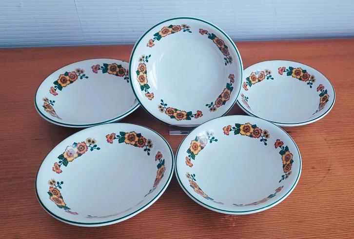 Vakantiehuis Villeroy en Boch in Palermo, Antiek en Kunst, Antiek | Servies los, Ophalen of Verzenden