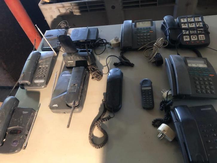 heleboel telefoons,wie enige intresse?, Telecommunicatie, Vaste telefoons | Handsets en Draadloos, Ophalen