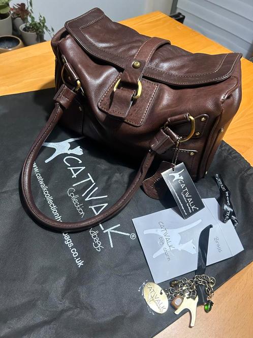 Sac à main en cuir Catwalk NEUF avec sac de protection, Handtassen en Accessoires, Tassen | Damestassen, Nieuw, Handtas, Bruin
