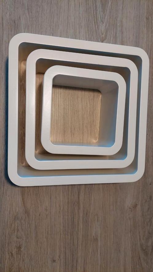 3 witte wandkubussen, Huis en Inrichting, Woonaccessoires | Wandplanken en Boekenplanken, Zo goed als nieuw, Ophalen