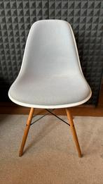 Vitra dsw gestoffeerd, Huis en Inrichting, Stoelen, Ophalen, Overige materialen, Gebruikt, Midcentury witte stoel