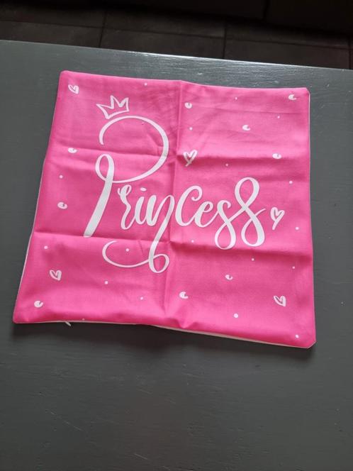 Splinternieuwe sierkussen met het opschrift Princess! Afmeti, Kinderen en Baby's, Kinderkamer | Beddengoed, Nieuw, Kussen, Meisje