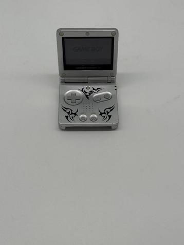NINTENDO GameBoy Advance SP | Tribal | In gebruikte staat beschikbaar voor biedingen