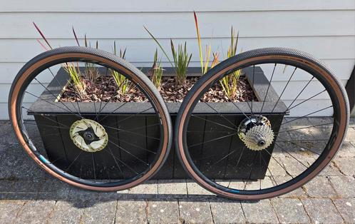 Shimano 105 WH - RS 370 gravel wielset in perfecte staat., Fietsen en Brommers, Fietsonderdelen, Zo goed als nieuw, Algemeen, Wiel