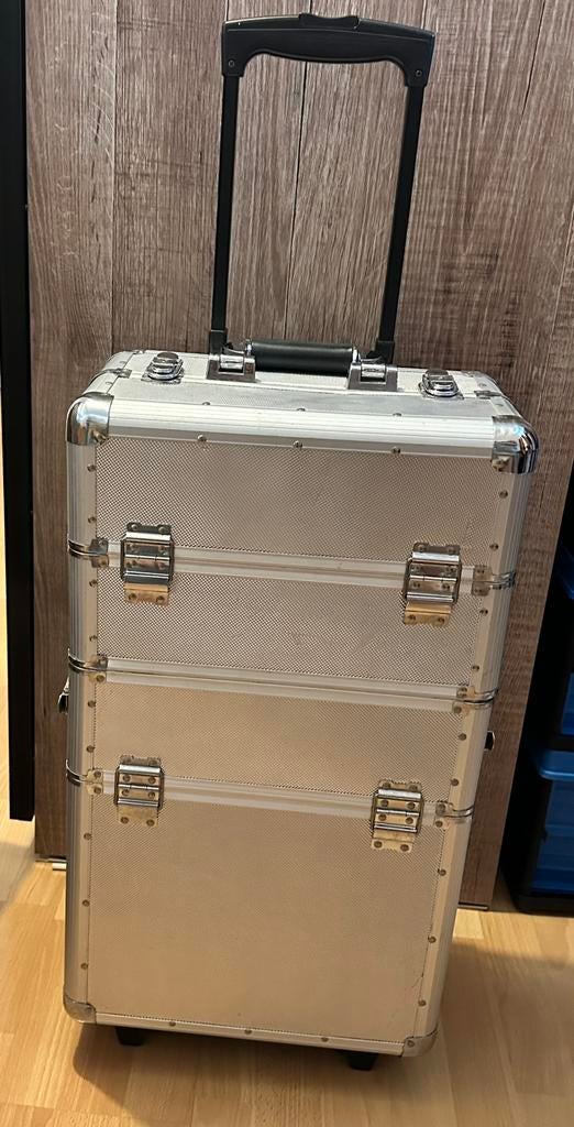 Trolley, Enlèvement, Comme neuf