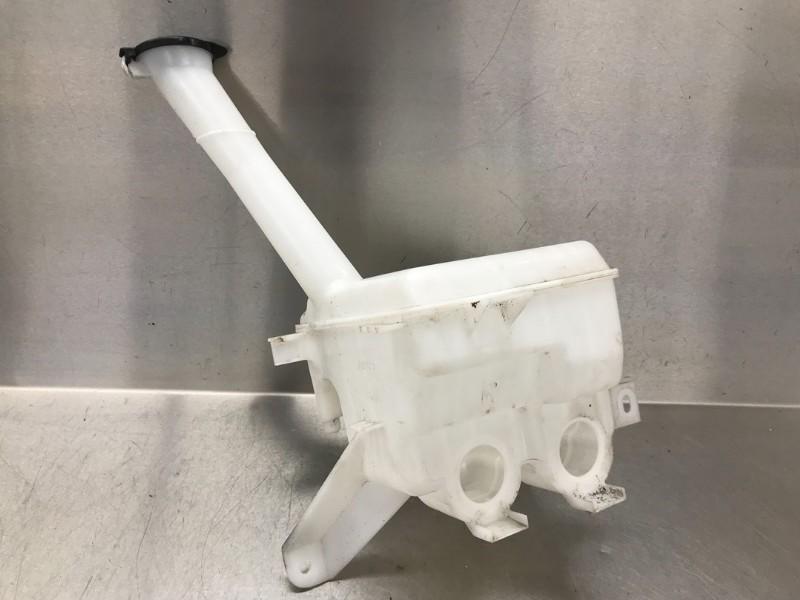 LAVE-GLACE RESERVOIR AVANT Subaru Trezia (01-2011/-), Utilisé, Subaru