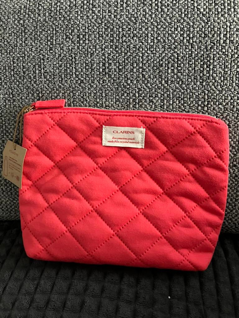 Trousse de maquillage / toilette Clarins 24,5 x 20 cm neuve, Bijoux, Sacs & Beauté, Trousses de toilette, Enlèvement ou Envoi