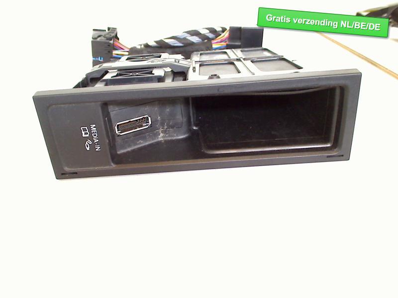 MULTI MEDIA COMPUTER Volkswagen Golf VI (5K1) (5N0035342B), Gebruikt, De Bloemendaal 21 21
5221 EB  'S HERTOGENBOSCH, NL, Info@123Parts.nl