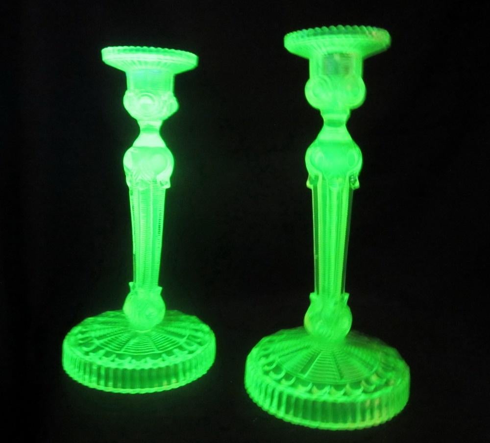 2 vaseline en ouraline : chandeliers, vers 1920, Antiquités & Art, Envoi