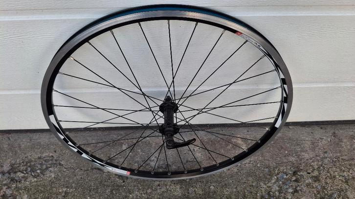 26" alu. fiets VOORWIEL Shimano Deore Mach 1 MTB velo ATB, Vélos & Vélomoteurs, Vélos Pièces, Comme neuf, VTT, Enlèvement