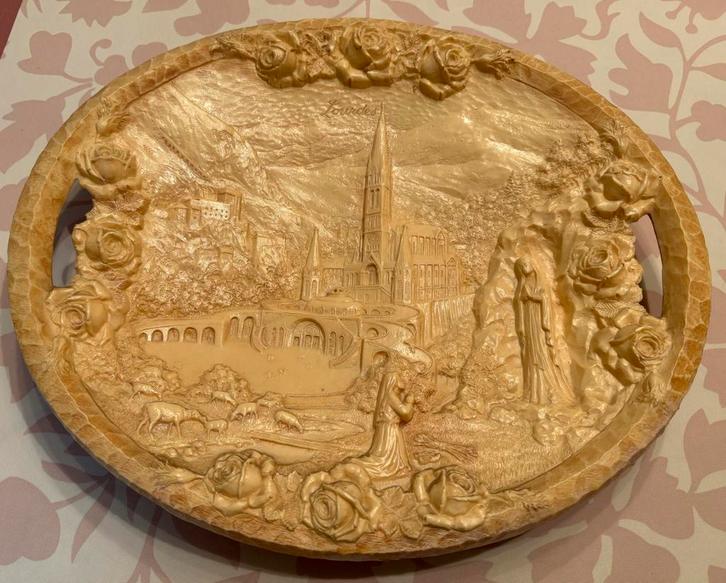 Vintage wandbord Lourdes – reliëf –  resin – Made in France, Huis en Inrichting, Woonaccessoires | Wanddecoraties, Ophalen