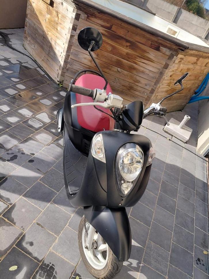 Bromfiets klasse A Mio 690€, Vélos & Vélomoteurs, Scooters | SYM, Comme neuf, Mio, Classe A (25 km/h), Essence, Enlèvement