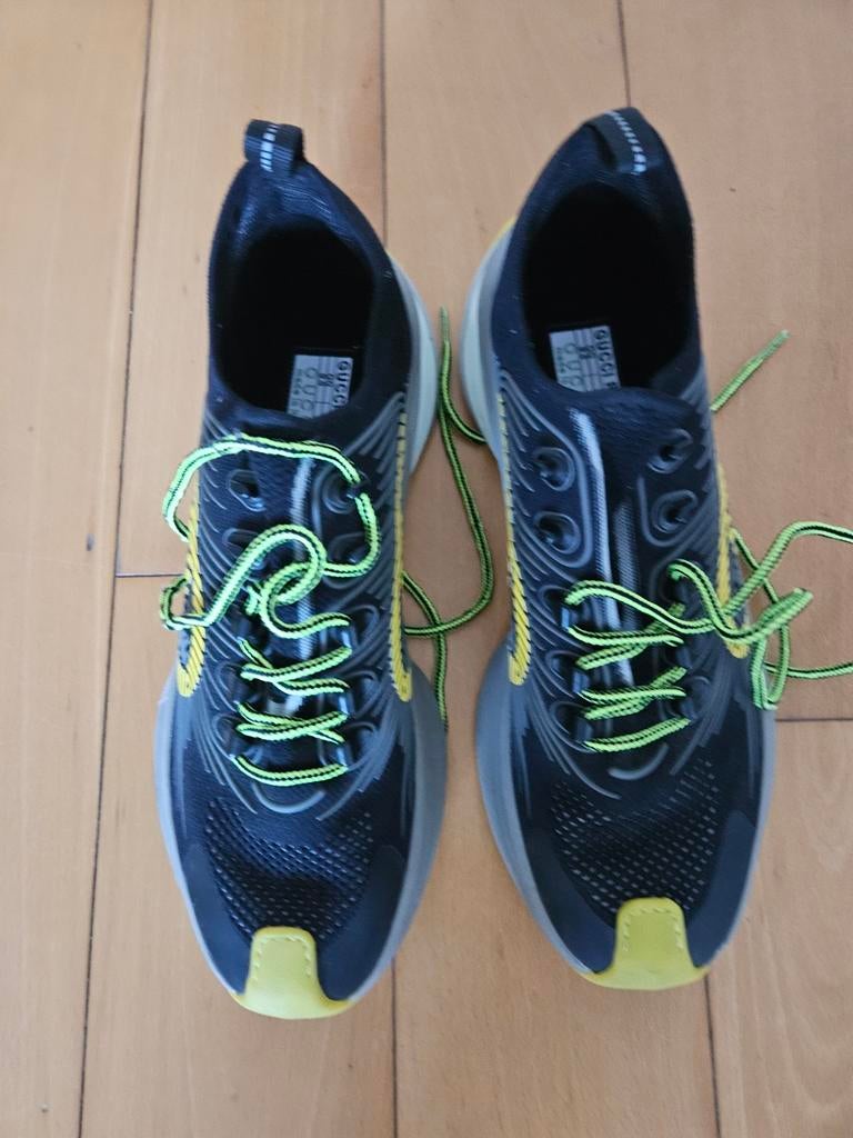 Sneakers de sport noir/jaune taille 9.5 (+/-44), Vêtements | Hommes, Enlèvement ou Envoi, Comme neuf, Gucci, Chaussures de sport