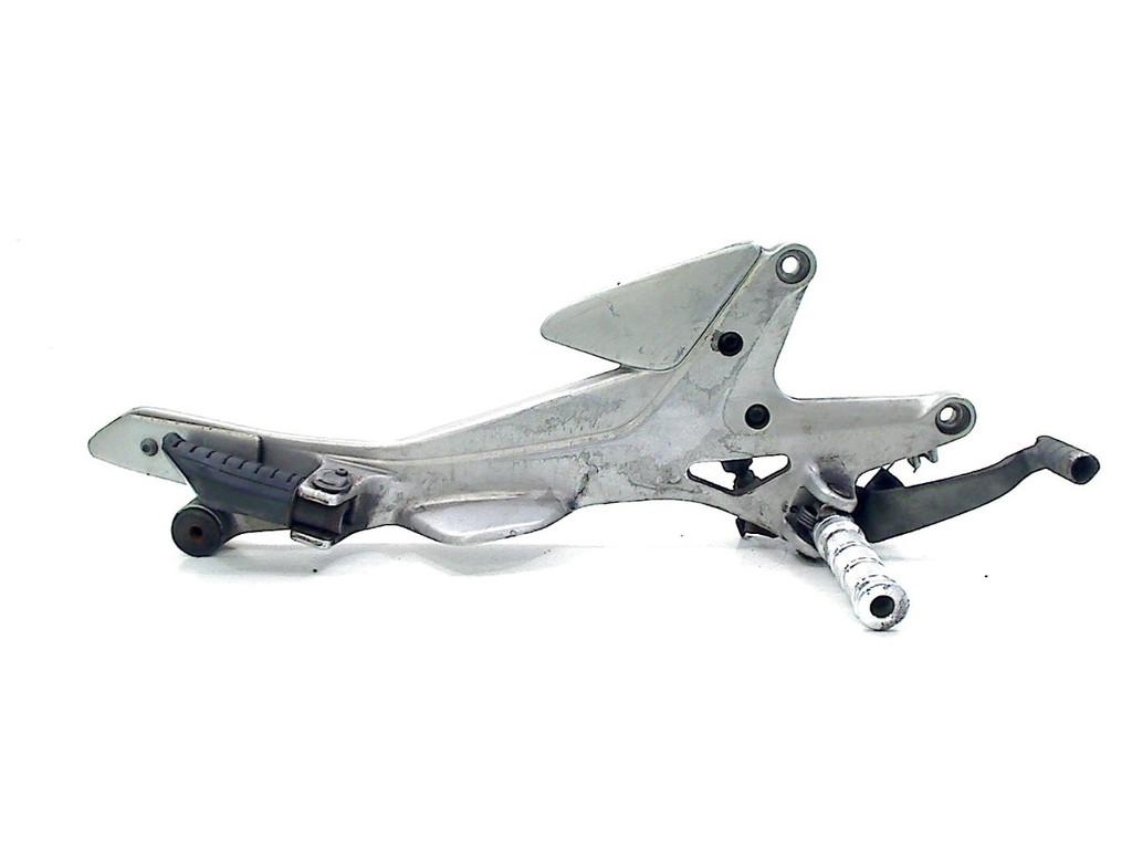 REPOSE PIEDS AVANT DROIT Honda CBF 500 (01-1970/-), Motos, Pièces | Honda, Dhr. S. di Majo, Utilisé, Info@cama-motorparts.nl, P.J. Troelstraweg 8 8
3144 CX  MAASSLUIS, NL