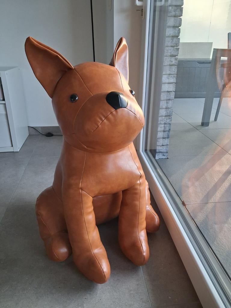 Chien en cuir de Maison du monde. Nouveau, Enlèvement