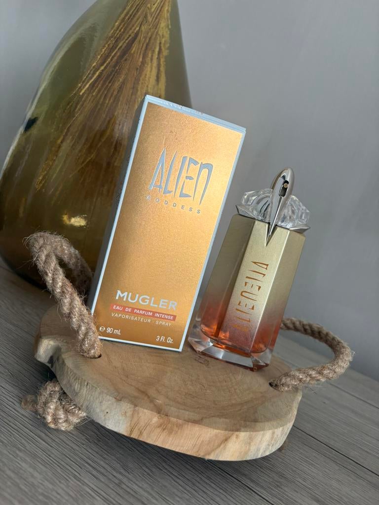 Alien Goddess, Ophalen of Verzenden, Zo goed als nieuw