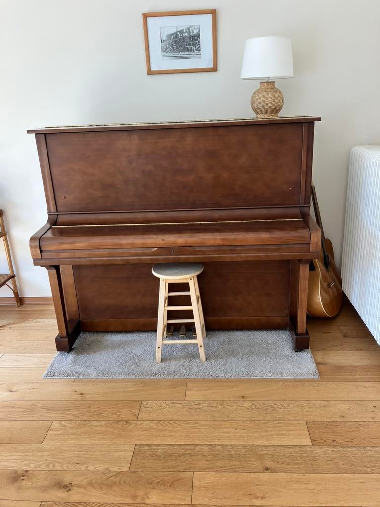 Piano droit Young Chang U131, Muziek en Instrumenten, Piano's, Zo goed als nieuw, Piano, Bruin, Ophalen