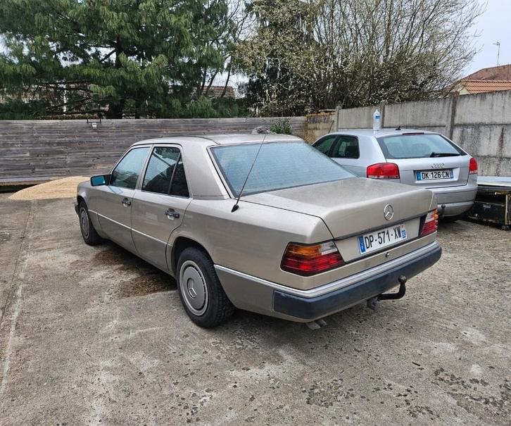 Mercedes W124, E250D, Multiklepper, Automaat! 250D, Auto's, Oldtimers, Particulier, Mercedes-Benz, Diesel, Berline, 4 deurs, Automaat