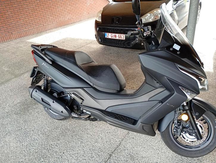 Kymco X town 125i, Fietsen en Brommers, Scooters | Kymco, Zo goed als nieuw, Benzine, Ophalen
