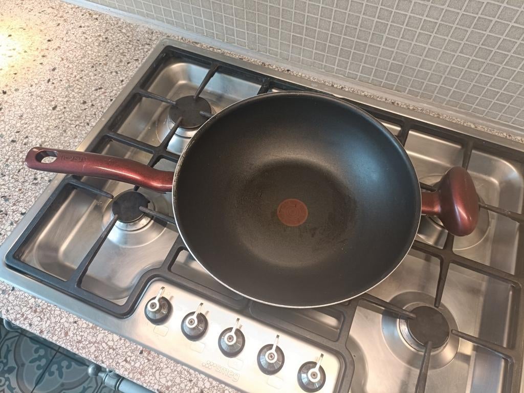 Wokpan Tefal, Ophalen, Rood